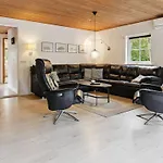 Alvina - 3-2km From The Sea By Interhome